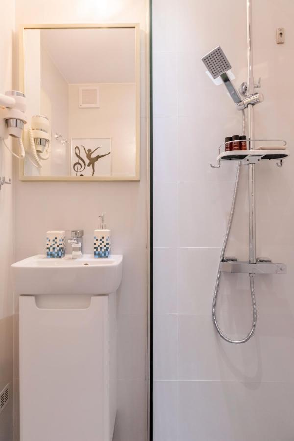 New Studio Carturesti - City Center Bucureşti Ngoại thất bức ảnh