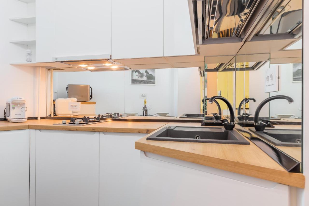 New Studio Carturesti - City Center Bucureşti Ngoại thất bức ảnh