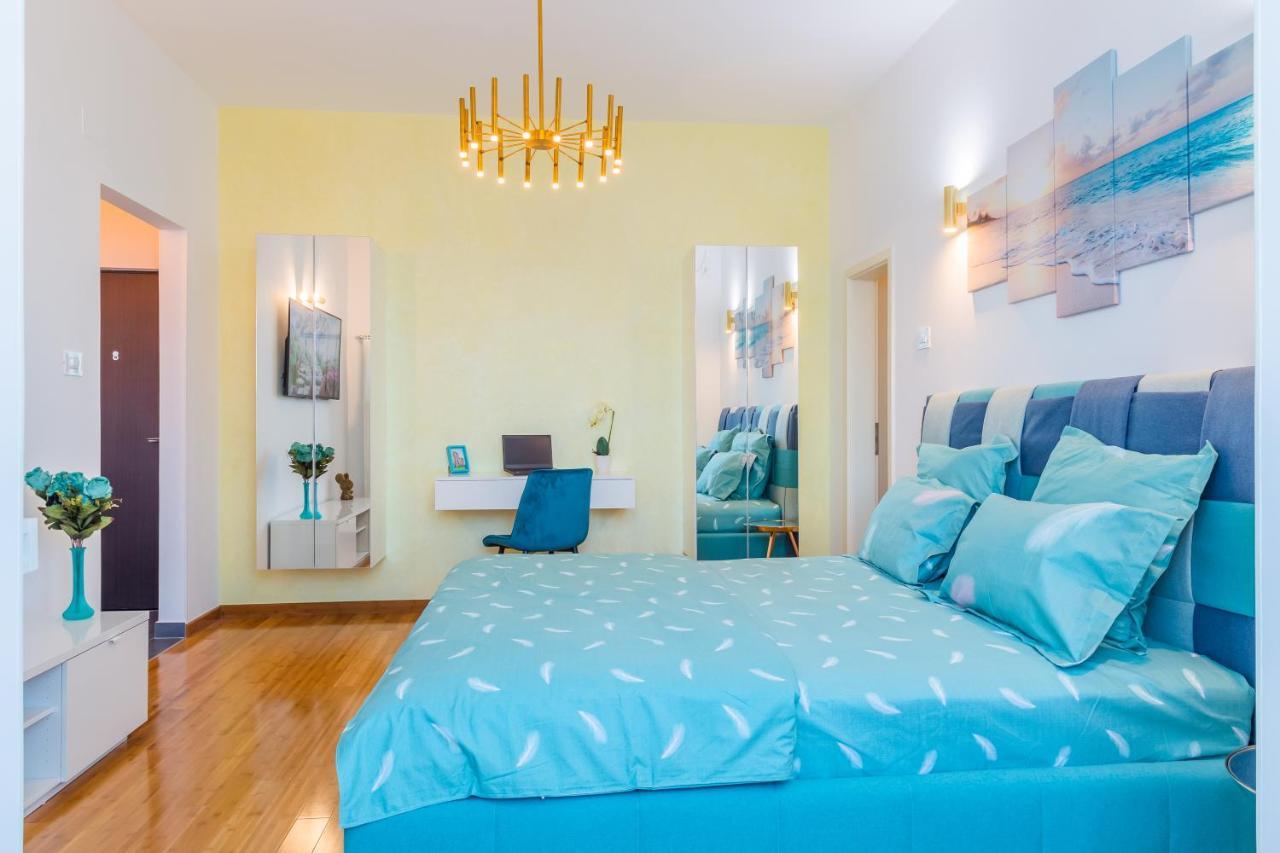 New Studio Carturesti - City Center Bucureşti Ngoại thất bức ảnh
