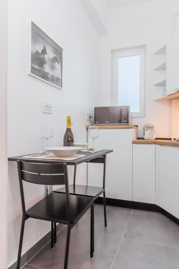 New Studio Carturesti - City Center Bucureşti Ngoại thất bức ảnh
